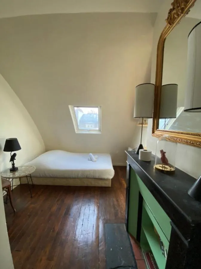 Amazing Near Pigalle Apartment *